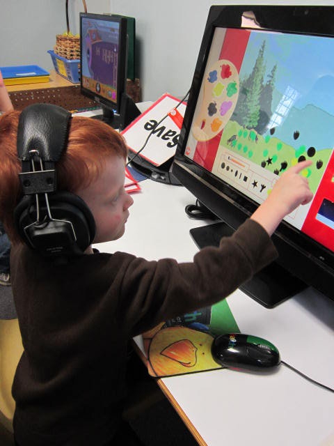 New touch screen computers for Oswego Headstart 