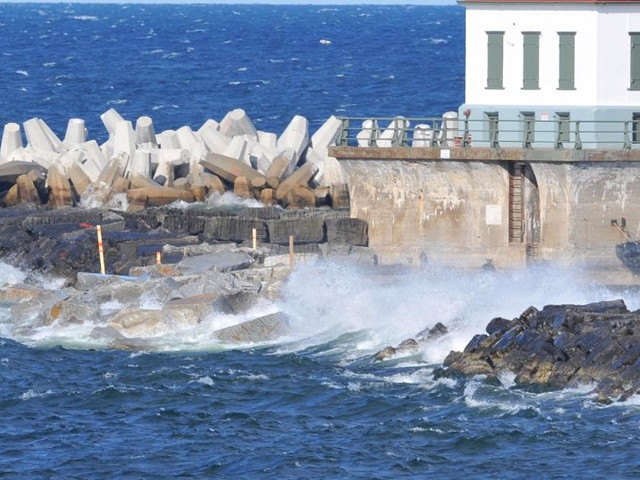 Corps of Engineers Awards Contract for Oswego West Arrowhead Breakwater
