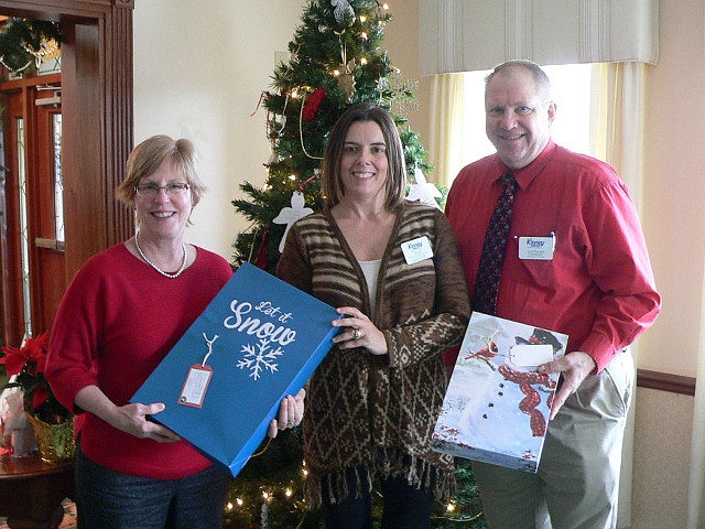 Kinney Drugs “Be a Santa for a Senior” Project Shares Holiday Spirit