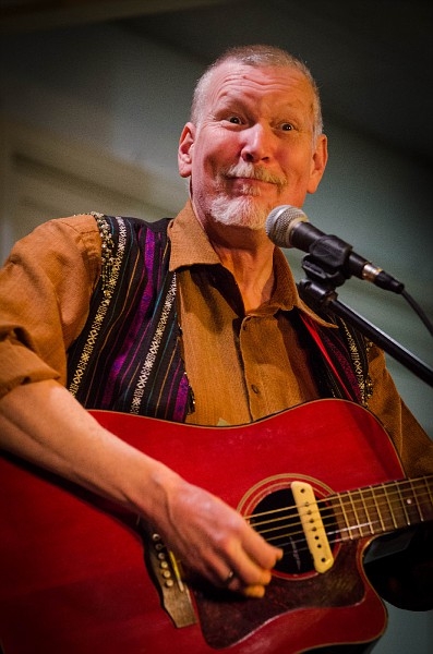 Two Maine troubadours perform at The Oswego Music Hall Oct 5