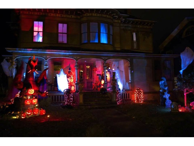 Registration Opens for 2017 FallOween City-Wide Decorating Contest