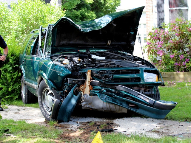 Single-Vehicle Motor Vehicle Accident at 27 Murray Street