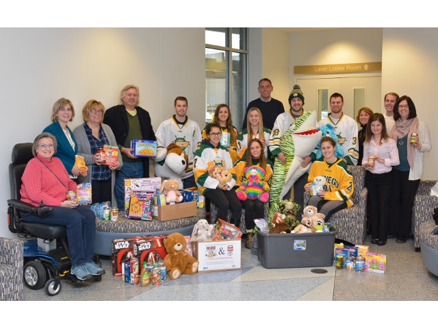 SUNY Oswego Lakers Supports United Way 2016 Annual Campaign