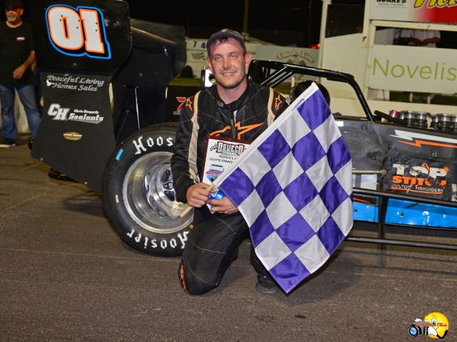Danny Connors Jr. Holds Off Gosek to Clinch Career First at Oswego