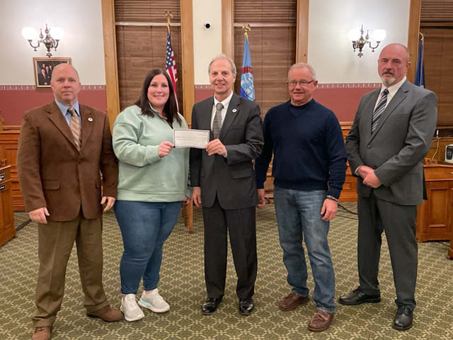 Laborer's Local #633 Donates $1,500 to Oswego Animal Shelter