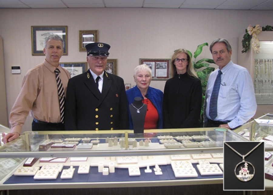 DuFore’s Jewelers Donates Lighthouse Necklace for Auction