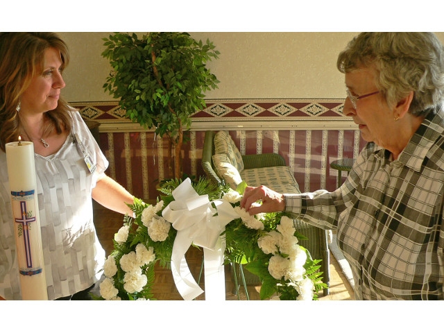 Family and Friends Gather at St. Luke for 2015 Memorial Service