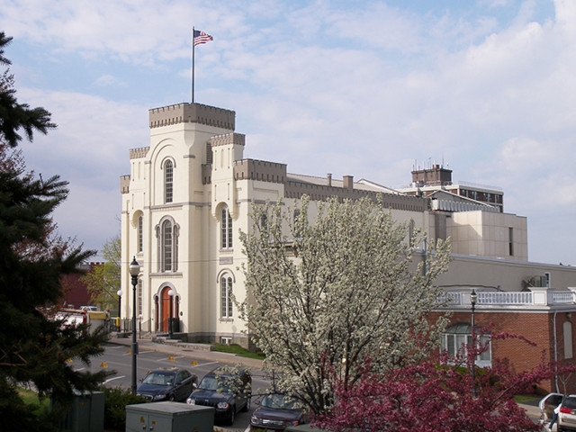 Oswego Public Library Fine Free and Food Drive