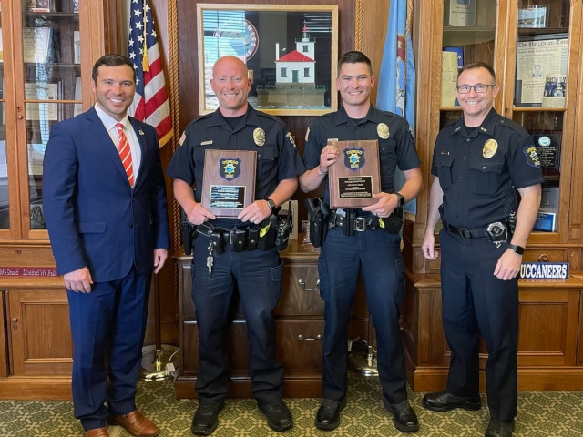Mayor Barlow Recognizes Oswego Police Officers for Recent Heroic Actions