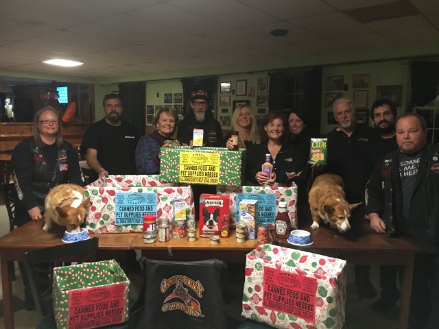 Oswego County Comets Sponsor 2017 Food Drive to Include Pets