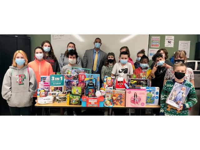 Fulton Junior High Student Council Facilitates Toy Drive