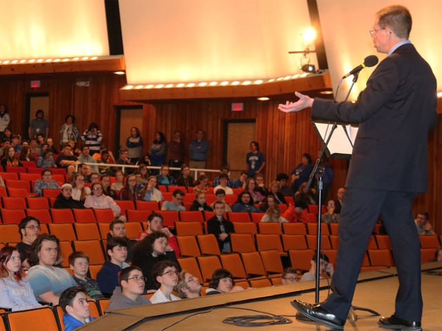 OHS Students Challenge Each Other to “Walk Up, Not Walk Out”