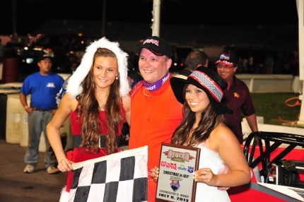 Dave Gruel dominates speedy Novelis supermodified main at Oswego
